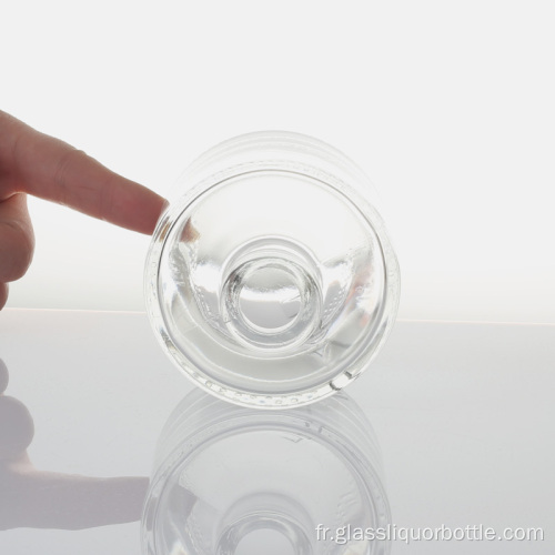 Bouteille de vin en verre avec haut en corc